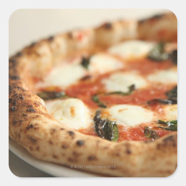 Sticker Carré Gros plan d'une tarte à la pizza (Devant)