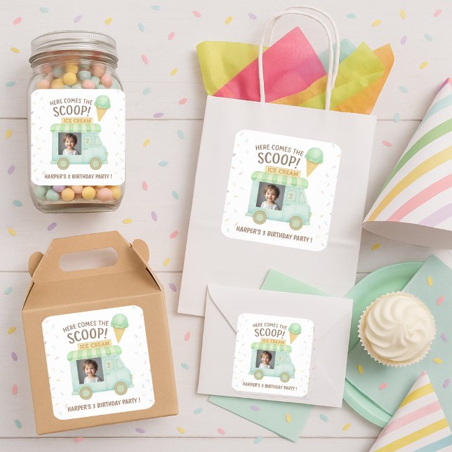 Sticker Carré Here Comes the Scoop! Mint Ice Cream Truck Photo  (Créateur téléchargé)