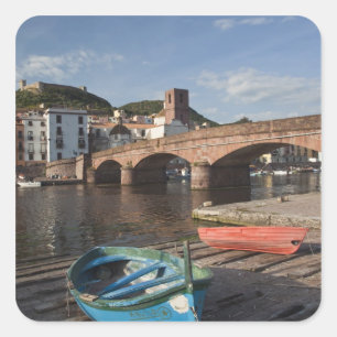 Sticker Carré Italie, Sardaigne, Bosa. Vue sur la ville le long 