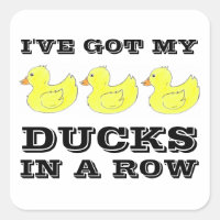 J'ai mes canards dans une rangée d'autocollants en