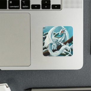 Sticker Carré Joli dragon blanc d'hiver arbre de pin enneigé fan