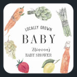 Sticker Carré Le Baby shower des fermiers cultivés localement<br><div class="desc">Ce mignon auto-collant de baby shower de marché pour fermier "cultivé localement",  sans distinction de sexe,  présente un arrière - plan blanc avec des légumes et des fruits en aquarelle. Personnalisez-vous pour répondre à vos besoins. Vous pouvez trouver des produits correspondants dans mon magasin.</div>