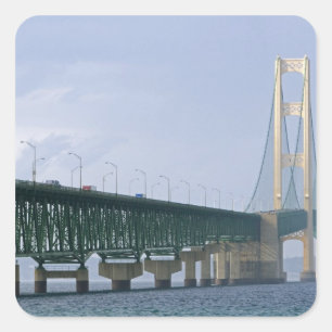 Sticker Carré Le pont Mackinac qui s'étend sur le détroit de 2