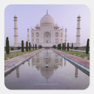 Sticker Carré le Taj Mahal se reflète parfaitement dans la pisci