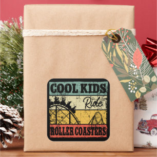 Sticker Carré Les enfants cool conduisent des montagnes russes d