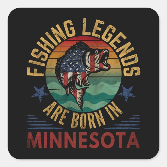 STICKER CARRÉ LES LÉGENDES DE PÊCHE NÉE AU MINNESOTA  (Devant)