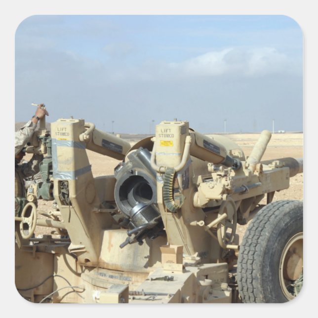 Sticker Carré Les Marines américains se préparent à tirer un obu (Devant)