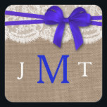 Sticker Carré Les sceaux de la collection de Mariages Rustic Blu<br><div class="desc">La collection rustique de mariage bleu arc est un design étonnant avec un joli arrière - plan rustique effet burlap avec un cadre romantique vintage effet dentelle blanche et un arc bleu étonnant. Ces sceaux d'invitation peuvent être personnalisés pour votre occasion spéciale et feraient la décoration parfaite pour vos annonces....</div>
