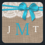 Sticker Carré Les sceaux de la collection de Mariages Rustic Blu<br><div class="desc">La collection rustique de mariage bleu arc est un design étonnant avec un joli arrière - plan rustique effet burlap avec un cadre romantique vintage effet dentelle blanche et un arc bleu étonnant. Ces sceaux d'invitation peuvent être personnalisés pour votre occasion spéciale et feraient la décoration parfaite pour vos annonces....</div>