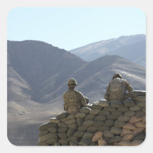 Sticker Carré les soldats gèrent du matériel de communication