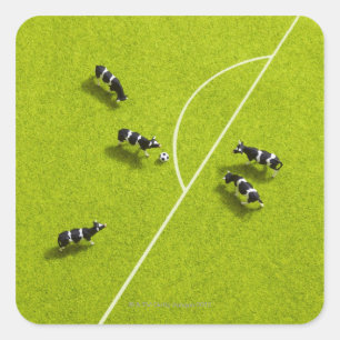 Sticker Carré Les vaches jouant au football