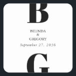 Sticker Carré Mariage minimaliste moderne noir et blanc<br><div class="desc">Un design moderne minimaliste noir et blanc monogramme. Un design unique qui utilise des éléments contemporains et la typographie. Un design simple monogrammed noir et blanc élégant. Un design élégant et moderne autocollant mariage avec des éléments contemporains. Des invitations de mariage et d'autres articles de papeterie sont également disponibles.</div>