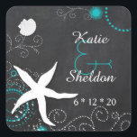 Sticker Carré Mariage Whimsical Chalkboard Beach<br><div class="desc">Bécasseaux de mer adorables (étoiles de mer coquille de mer) et tourbillons pointillés en blanc, formes d'aqua solaire fausse texture de tableau noir conçu sur mesure Mariage Enregistrer les Stickers Date. Personnalisez l'invitation de mariage chic, super et capricieuse de plage ou préférez les autocollants avec votre propre texte. (Vous pouvez...</div>