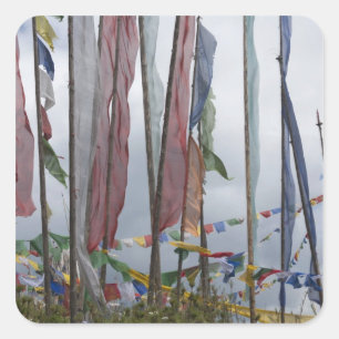 Sticker Carré Mâts de drapeaux de prière en montagne, col de Yot