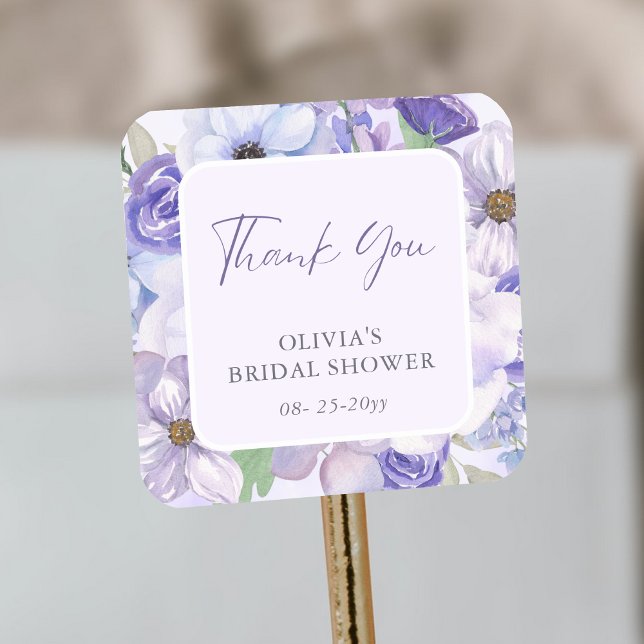 Sticker Carré Merci de Fête des mariées de script de fleurs viol (Purple Flower Script Bridal Shower Thank You Square Sticker)