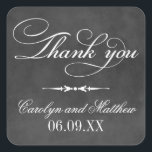 Sticker Carré Merci de Mariage vintage Black Chalkboard<br><div class="desc">mariage carré monogramme faveur autocollant avec "Merci" dans l'élégante écriture de script blanc. Arrière - plan qui a un aspect rustique noir tableau noir texturé.</div>