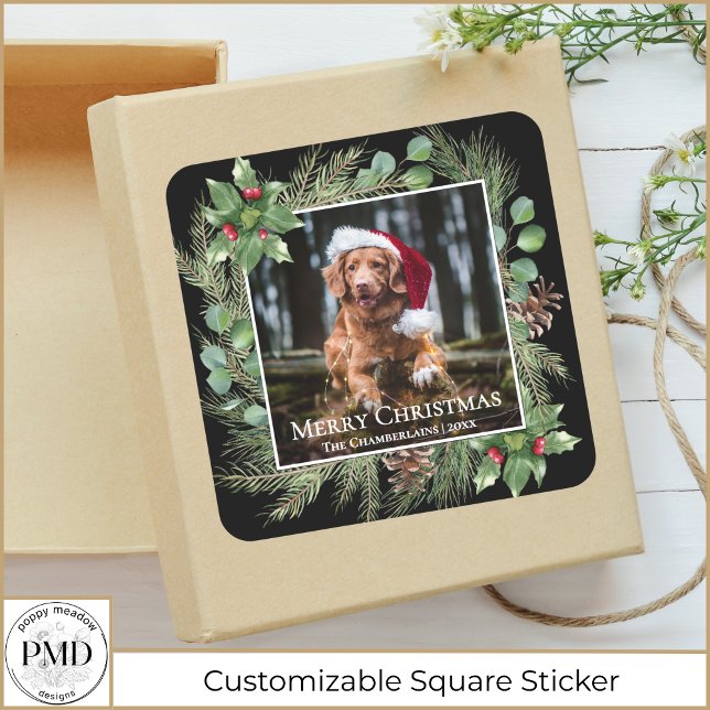 Sticker Carré Merry Christmas Pet Photo Wreath Botanical (Merry Christmas Pet Photo Wreath Botanical Square Sticker with Your Photo, Name, Year.)
