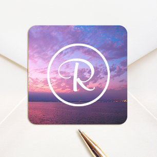 Sticker Carré Monogramme violet rose océan coucher de soleil pho