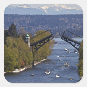 Sticker Carré Montagnes de pont et de cascade de Montlake