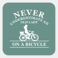Ne sous-estimez jamais une vieille dame à vélo