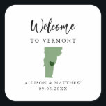 Sticker Carré N'importe quel sac de bienvenue Mariage Vermont co<br><div class="desc">Un autocollant de bienvenue mariage pour les invités à votre mariage, avec l'image du Vermont. Vous pouvez modifier les couleurs pour n'importe quelle partie de ce design, ainsi que déplacer le coeur à l'emplacement de votre mariage. Pour modifier les couleurs, cliquez sur personnaliser, puis sur "modifier à l'aide de l'outil...</div>