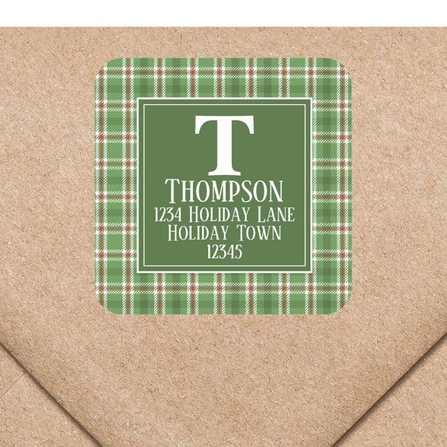 Sticker Carré Noël Russe Plaid Holiday Adresse de retour (Christmas green and red plaid return address label with monogram and name. )