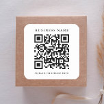 Sticker Carré Nom commercial minimal du lien de code QR<br><div class="desc">Un autocollant d'entreprise simple avec votre lien de code QR. Pour une personnalisation plus avancée de cette conception,  cliquez sur le BOUTON OUTIL DESIGN BLEU ci-dessus ! Des articles correspondants sont également disponibles.</div>