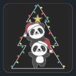 Sticker Carré Panda Christmas Tree Animaux de Noël Pandas<br><div class="desc">Les pandas ressemblent à un sapin de Noël. Avec des lumières de fées et des casquettes de Père Noël,  ils sont parfaits pour Noël. Tous les amateurs de panda sont heureux des animaux mignons pour les vacances</div>