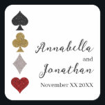 Sticker Carré Parties scintillant Card Game Las Vegas Casino Mar<br><div class="desc">Ces étiquettes autocollants personnalisés ont un thème de casino Las Vegas. Les quatre costumes dans un jeu de cartes est imprimé à gauche dans un motif horizontal. Le pique est un design de parties scintillant noire, le club est or, le diamant est argent, et le coeur est un design de...</div>