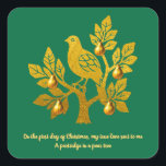 Sticker Carré Partridge In Pear Tree Emerald Green Christmas<br><div class="desc">Un charmant autocollant festif avec l'image d'une perdrix dans un poirier, à l'allure fausse or, sur un arrière - plan vert émeraude. Ci-dessous se trouvent les mots de la première ligne du célèbre carol de Noël, 'Les douze jours de Noël'. Ces autocollants saisonniers sont un complément lumineux et amusant à...</div>