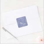 Sticker Carré Périwinkle Peacock Mariage florissant Merci<br><div class="desc">Scellez vos cartes de remerciement avec cet élégant mariage Parwinkle Peacock Flourish Merci sticker. Le design d'un autocollant présente un élégant paon orné de fleurs. Autre papeterie mariage,  fournitures de mariage,  et faveurs de fête disponibles avec cette conception aussi.</div>