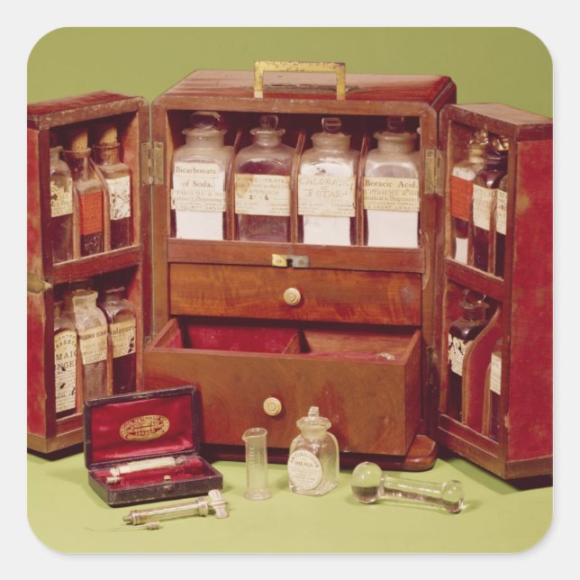 Sticker Carré Poitrine Médicale par la Dinneford Family Chemist (Devant)