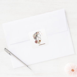 Sticker Carré Powergirl – Femme Florale, Force & Amour de Soi