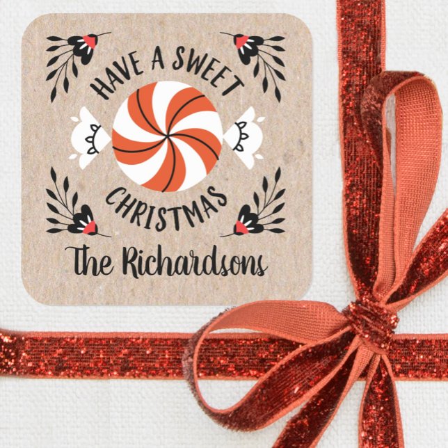 Sticker Carré Red Kraft Christmas Pepperment Candy Tags cadeaux (A cute kraft Christmas sticker with a peppermint candy. Cute for decorating your holiday gifts.)