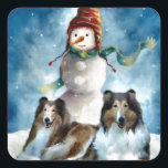 Sticker Carré Rough Collie avec Snowman Christmas<br><div class="desc">Belle rude collie art de Noël. Merveilleuses idées cadeaux de marchandises de vacances pour les amoureux de Collie sur votre liste d'achats. Les produits de Noël incluent des cartes,  ornements,  sweat - shirts à capuche,  sweatshirts,  plus. Offrez-vous des cadeaux de Noël ou offrez-vous !</div>