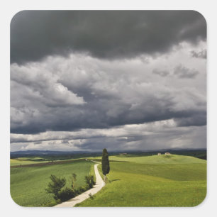 Sticker Carré Route et nuages d'orage, région rurale de Toscane,