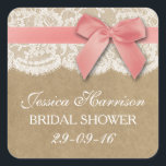 Sticker Carré Ruban Rose Sur Kraft & Fête des mariées Dentelle<br><div class="desc">Ces rubans roses rustiques avec arc sur kraft & dentelle nuptiale autocollants seront l'accessoire parfait pour toute future mariée! Le design comprend un joli arrière - plan rustique effet kraft avec une coupe en dentelle blanche vintage romantique finie par un ruban rose avec arc. Ces autocollants peuvent être personnalisés pour...</div>