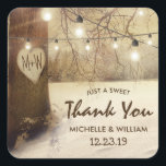 Sticker Carré Rustic Winter Tree Twinkle Mariage<br><div class="desc">Marche de noces en bois de Noël avec des arbres d'hiver recouverts de neige, un coeur sculpté avec vos initiales, des lumières scintillantes à cordes et un mariage moderne merci modèle. Pour plus de personnalisation, cliquez sur le bouton "Customiser" pour modifier ce modèle. Tous les styles, couleurs et tailles de...</div>