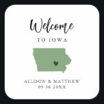 Sticker Carré Sac ou boîte de bienvenue pour Mariage Iowa couleu<br><div class="desc">Un autocollant de bienvenue mariage pour les invités à votre mariage, avec l'image de Iowa. Vous pouvez modifier les couleurs pour n'importe quelle partie de ce design, ainsi que déplacer le coeur à l'emplacement de votre mariage. Pour modifier les couleurs, cliquez sur personnaliser, puis sur "modifier à l'aide de l'outil...</div>