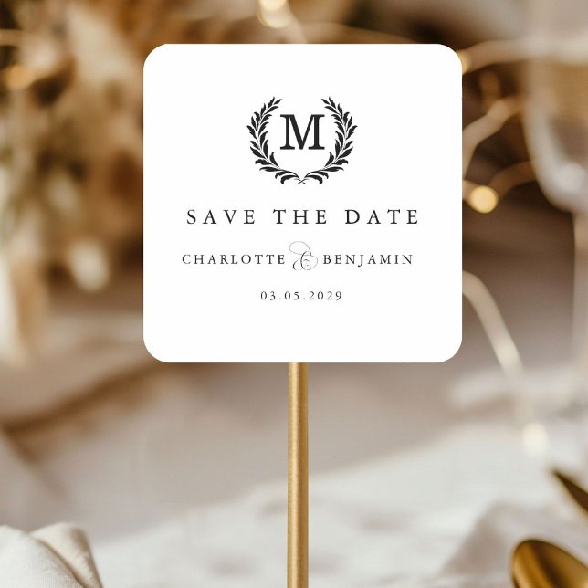 Sticker Carré Sauvez la date ! Monogramme Crête Élégant Blanc (Save The Date! Elegant Crest Monogram White Square Sticker)