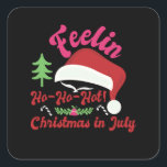 Sticker Carré Sens HO HOT Christmas En Juillet<br><div class="desc">Enfin été,  soleil,  plage,  mer,  chaleur et palmiers. Profitez de vos vacances,  vous le méritez. Idéal pour le voyage à Hawaï. Emballez votre valise et amusez-vous !</div>