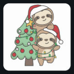 Sticker Carré Sloth Christmas Tree Animaux de Noël Sloths<br><div class="desc">Les Sloths ressemblent à un arbre de Noël. Avec des lumières de fées et des casquettes de Père Noël,  ils sont parfaits pour Noël. Chaque amant de Sloth est heureux des animaux mignons pour les vacances</div>