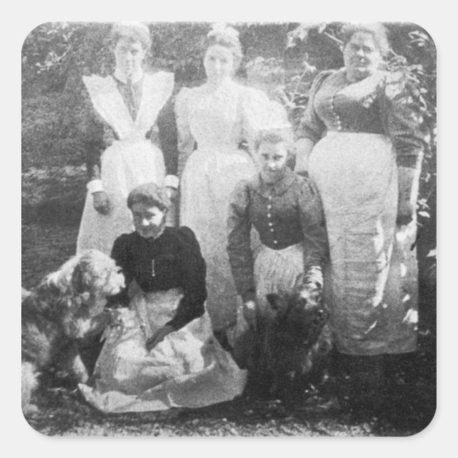 Sticker Carré Sophia Farrell et domestiques, 1899 (Devant)