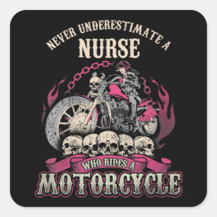 Sticker Carré Sous-estimer l'infirmière qui conduit le moto moto