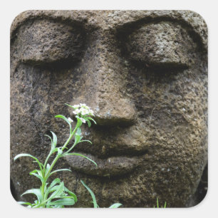 Sticker Carré Statue de jardin en pierre avec fleur