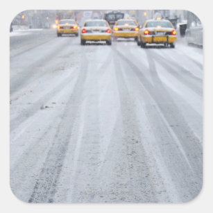 Sticker Carré Taxis jaunes dans la tempête de neige