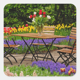Sticker Carré Tulipes de table dans le jardin, jardins de Keuken