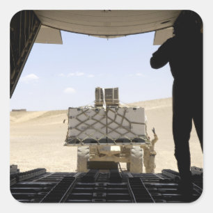 Sticker Carré Un chariot élévateur charge la cargaison sur C.A.