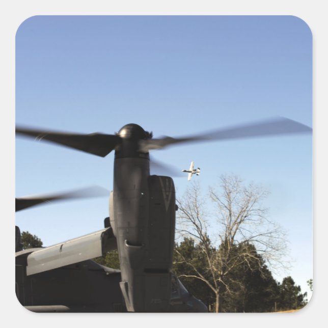 Sticker Carré Un CV-22 Osprey se prépare à décoller (Devant)