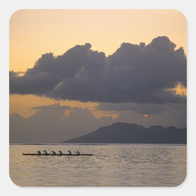 Sticker Carré Une équipe de canoë-kayak se pratique au large de  (Devant)